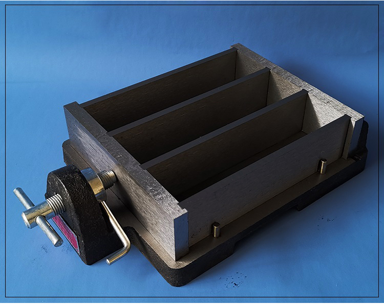 150鑄鐵混凝土試模100三聯抗壓70.7砂漿抗滲試塊模具盒子300鋼制-阿里